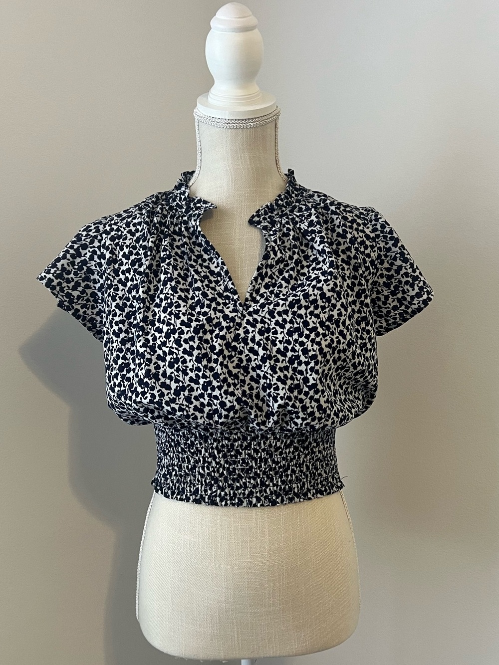 Navy Blue & White Floral Crop Top - size M